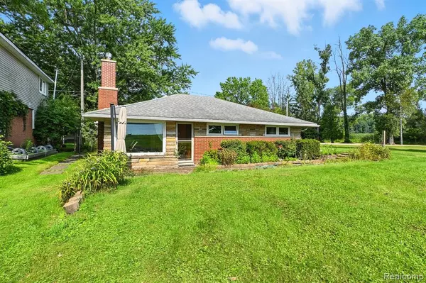 8814 Pellett Drive, Whitmore Lake, MI 48189 9686
