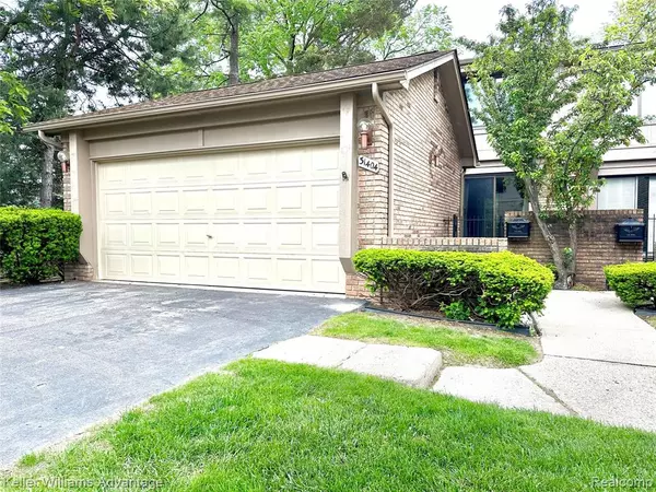 31404 Hunters Circle Drive, Farmington, MI 48334 1308