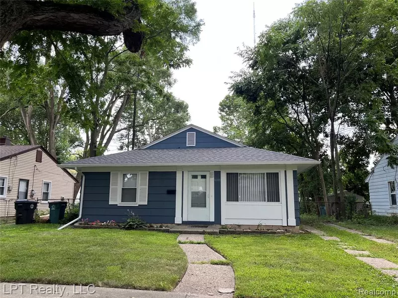 10111 Albany Street, Oak Park, MI 48237 3902