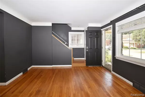 Royal Oak, MI 48073 3166,2714 Glenview Avenue