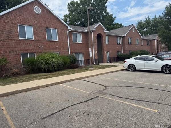 3021 Birch Row Drive, East Lansing, MI 48823 2295