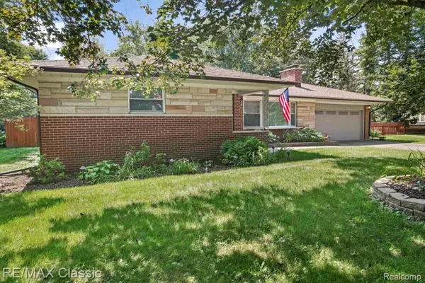 South Lyon, MI 48178 1602,22607 Kay Street