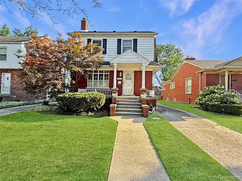 1837 Brys Drive, Grosse Pointe Woods, MI 48236 1009