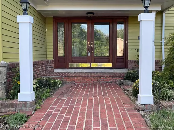 West Bloomfield, MI 48323,4568 Rolling Ridge Road