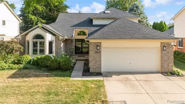 Troy, MI 48085 1079,2066 Tuscany Drive