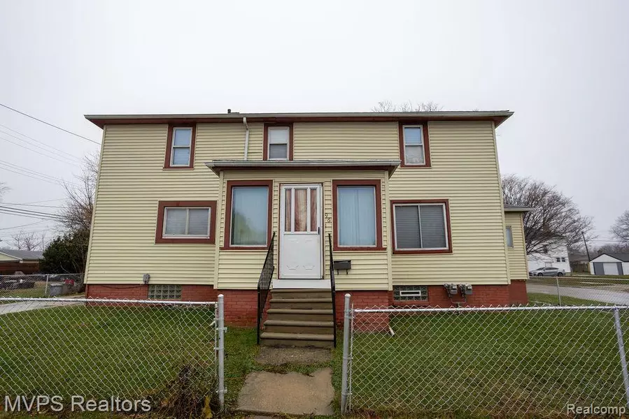 96 JONES Street, Mount Clemens, MI 48043 5737