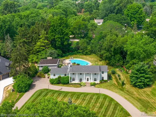 3060 Chickering Lane, Bloomfield Hills, MI 48302 1408