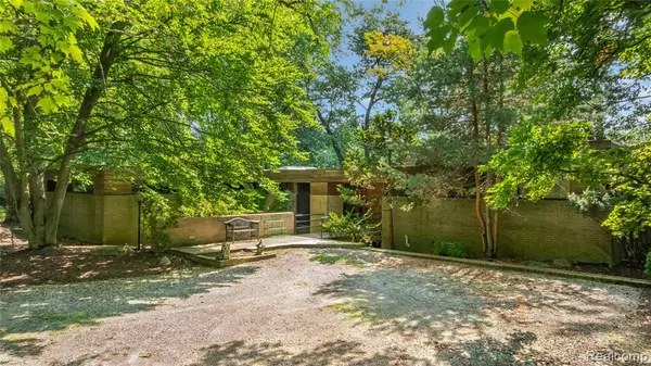 5035 Ponvalley Road, Bloomfield Hills, MI 48302 2831