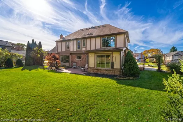 Rochester Hills, MI 48306 3719,1102 COBRIDGE Drive