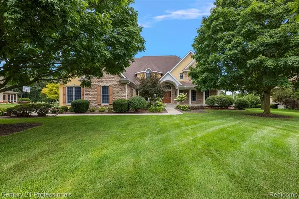 Grand Blanc, MI 48439 9454,9310 Fairway Trail