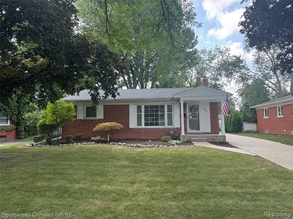1696 Hazel Street, Birmingham, MI 48009 6891