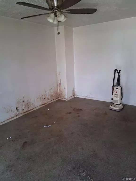 Detroit, MI 48235 1530,19733 Schaefer Highway