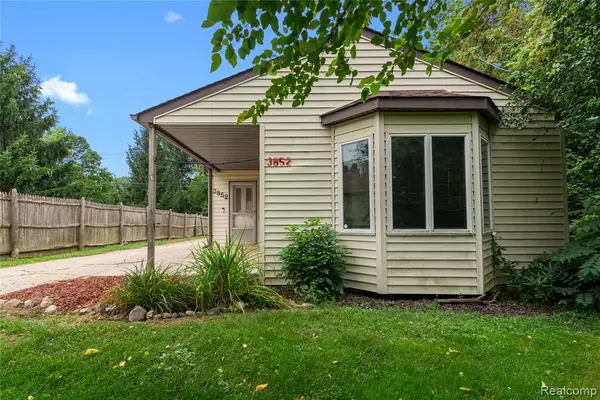 Rochester Hills, MI 48309 4245,3852 Alida Avenue