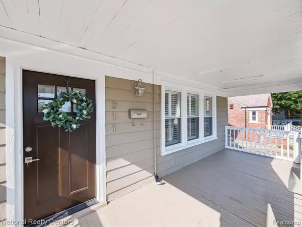 Ferndale, MI 48220 2508,211 Silman Street