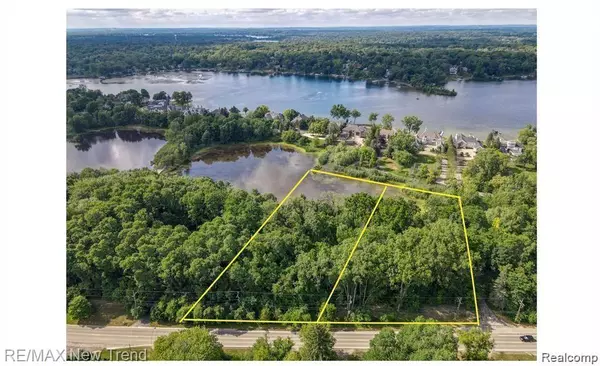West Bloomfield, MI 48323 1432,6100 PONTIAC TRAIL
