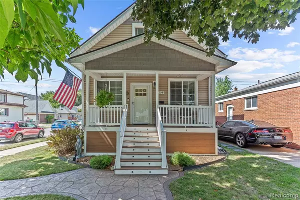 Wyandotte, MI 48192 4138,2398 12th Street