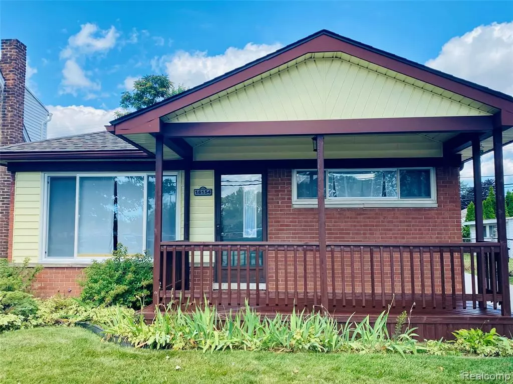 Allen Park, MI 48101 1756,16154 May Avenue