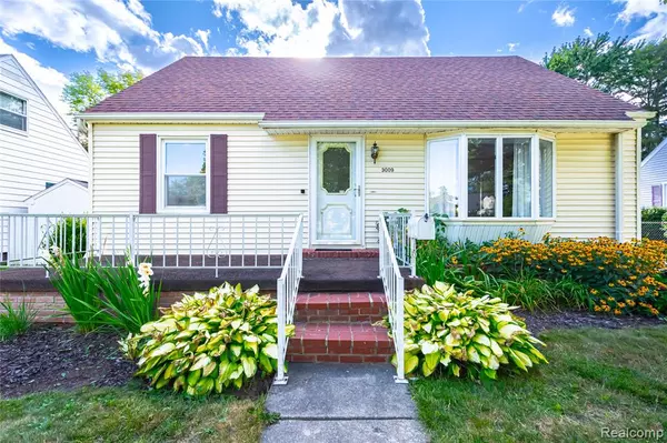 Port Huron, MI 48060 2006,3009 10th Ave Avenue