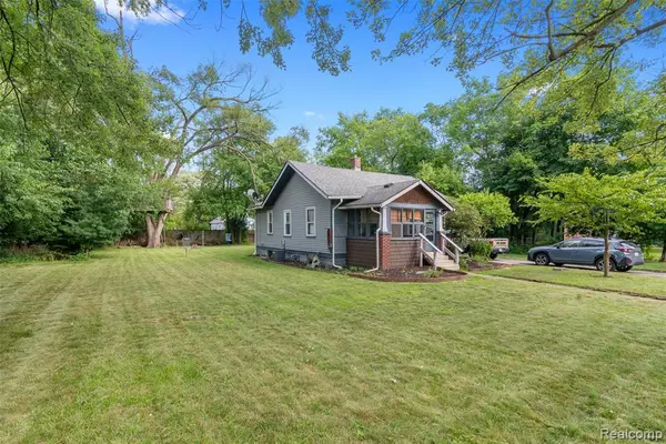 Southfield, MI 48033 3552,20990 Seminole Street