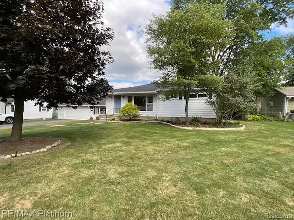 Waterford, MI 48328 1347,1120 Orchid Street