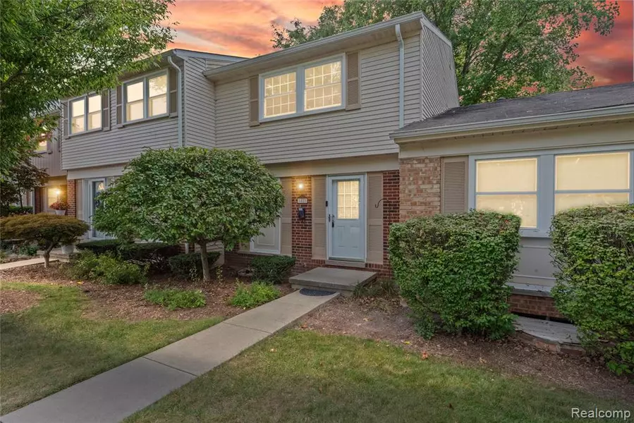 1823 Brentwood Drive, Troy, MI 48098 2633