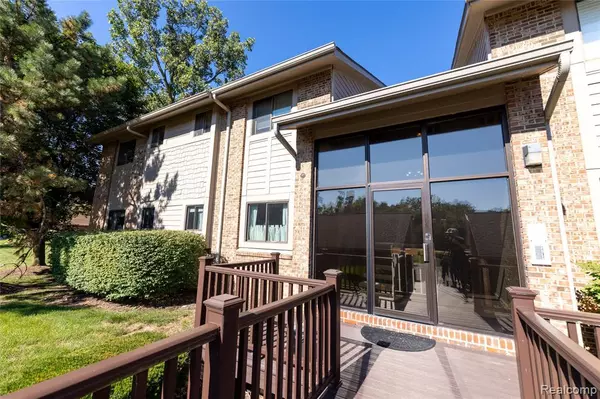 11733 Sycamore Drive, Plymouth, MI 48170 4488