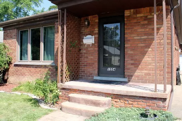 Lincoln Park, MI 48146 3522,1554 London Avenue