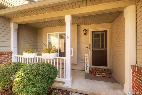 Brighton, MI 48116 4303,326 Redmaple Lane