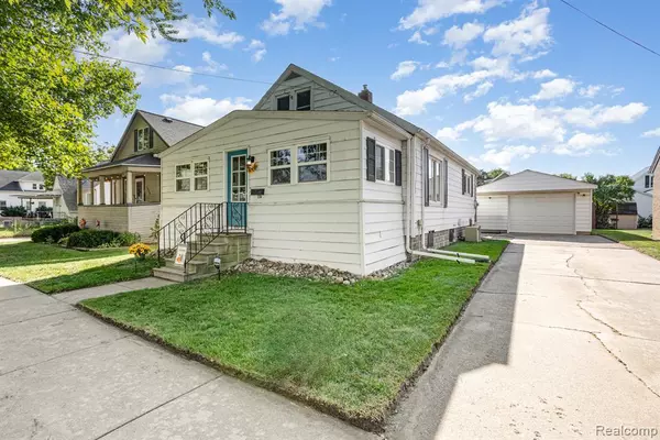 Bay City, MI 48708,1206 S Farragut Street