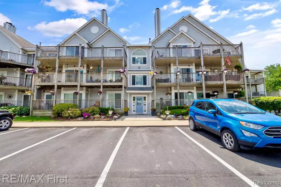 37510 JEFFERSON, Harrison Twp, MI 48045 2673