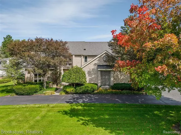 West Bloomfield, MI 48324 2531,3631 Elder Road