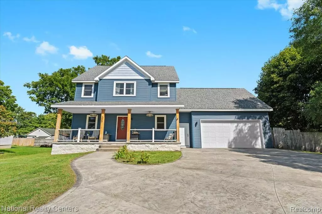 Holly, MI 48442 1326,205 Lakeview Street