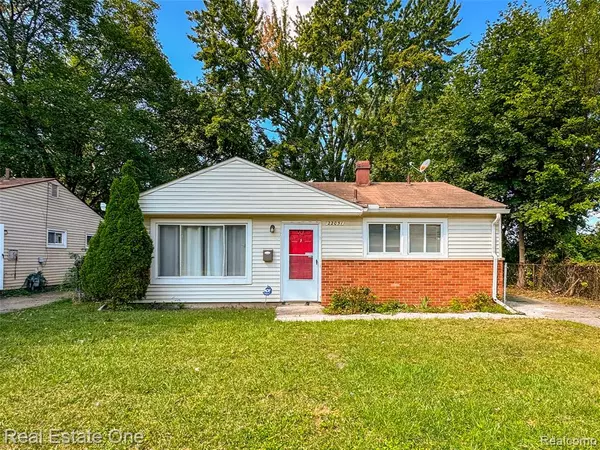 Oak Park, MI 48237 3943,22051 Fern Street