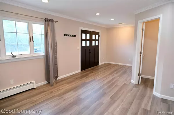 Farmington Hills, MI 48334 2244,29545 Greening Street