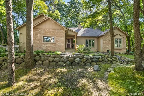 Ortonville, MI 48462 9167,3650 Lakeview Drive