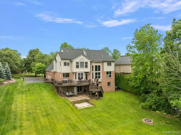 Commerce Twp, MI 48382 5140,5390 Plantation Drive