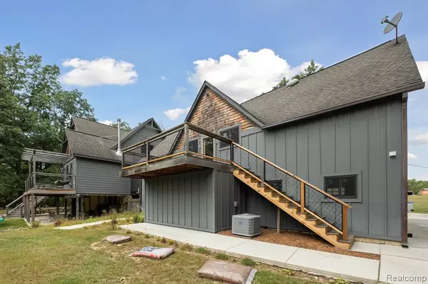 9824 Hidden Acres, South Lyon, MI 48178 8538