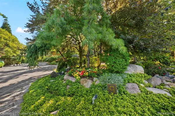 Dearborn, MI 48124 1193,9 West Lane