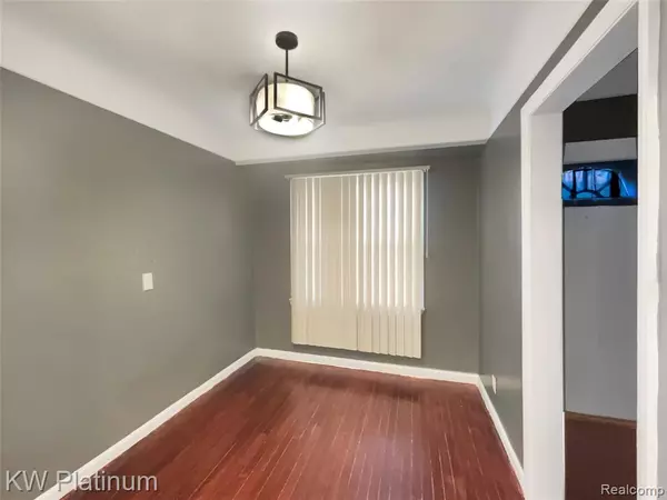 Detroit, MI 48223 1110,15836 Patton Street