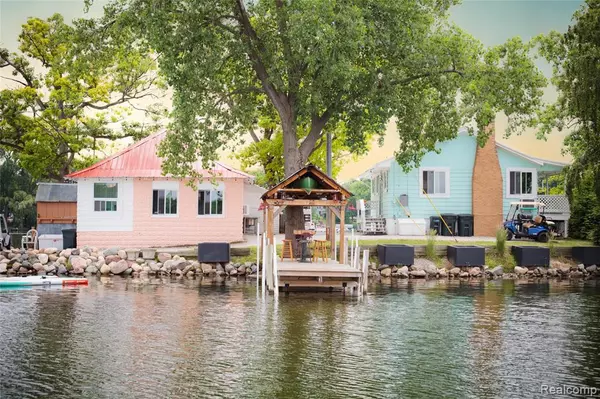 Lake Orion, MI 48362 2772,599 Westpointe Court