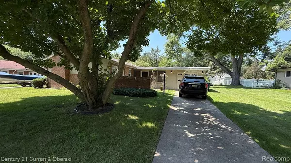 Redford, MI 48239 3425,15051 Dixie