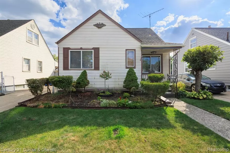 525 Garfield Avenue, Lincoln Park, MI 48146 2809