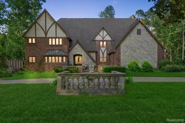 1600 Mill Race, Rochester Hills, MI 48306