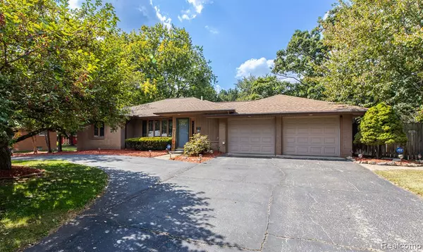 73 Nevada Avenue, Rochester Hills, MI 48309 1565