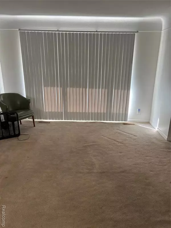 Southfield, MI 48076 2916,28060 Aberdeen Street