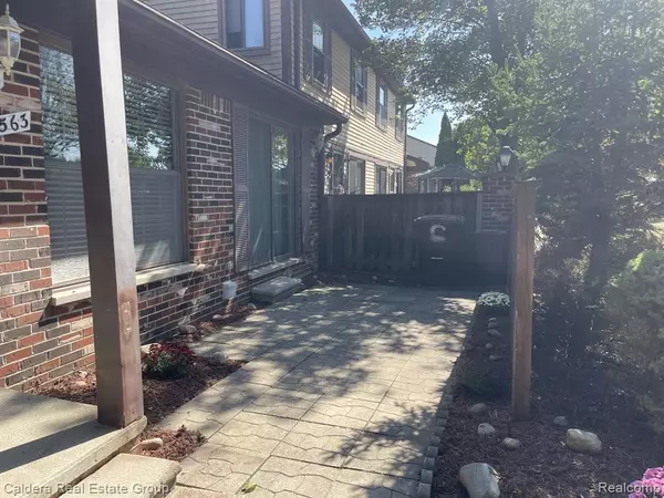 Clinton Township, MI 48038 2645,39563 Heatherheath Drive