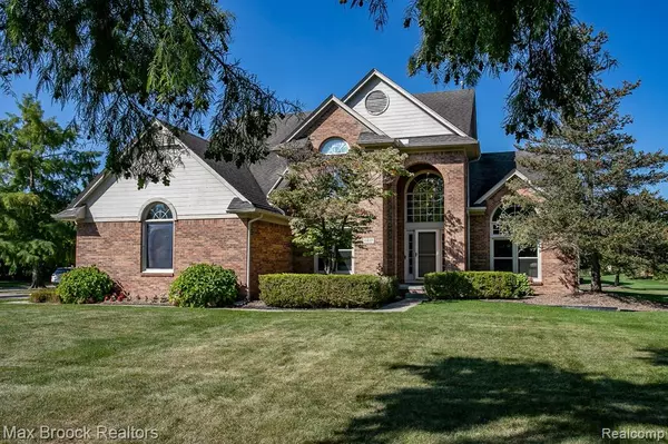 6817 Woodcrest Drive, Troy, MI 48098 6528