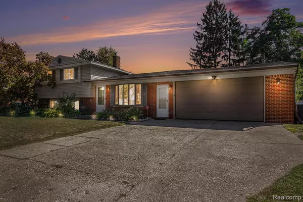 5807 Shetland Way, Waterford, MI 48327 2048