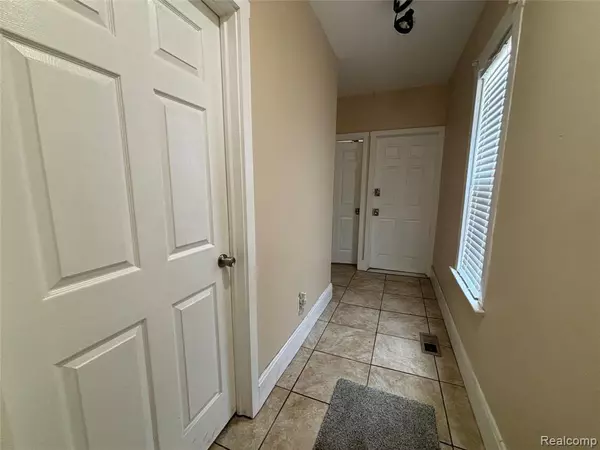 Warren, MI 48089 3073,11429 E 8 Mile Road