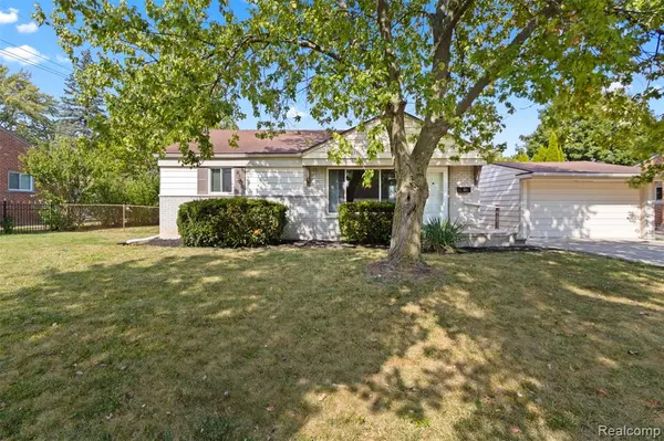 23870 Beacon Drive, Farmington, MI 48336 2510